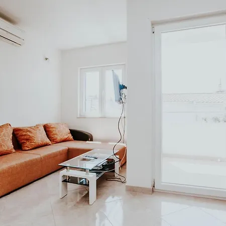 Apartment One Bedroom At 25 M Away From The With Sea View Furnished Balcony And Wifi *